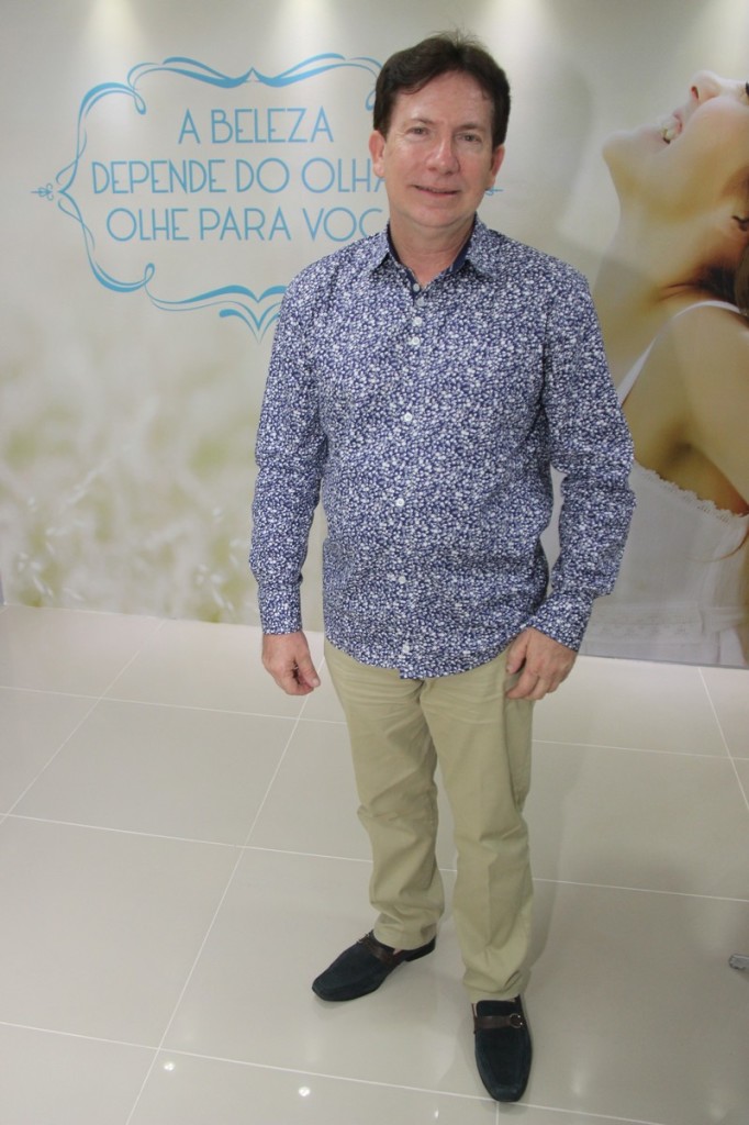 Sempre elegante, o secretário de Cultura de Gravatá, José Pereira (Crédito: Cristiano Britto)