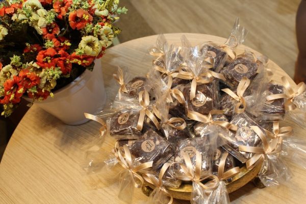 Os convidados receberam deliciosas palhas italianas (Crédito: Juelayne Gondim)