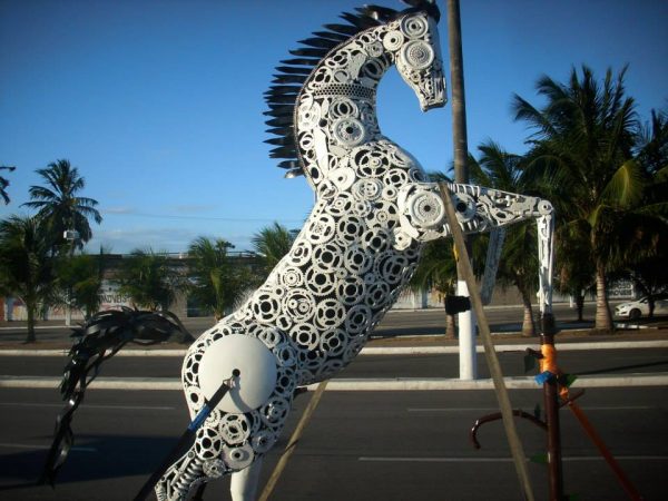 Detalhe de umas peças em tamanho real de um cavalo (Crédito: Divulgação)