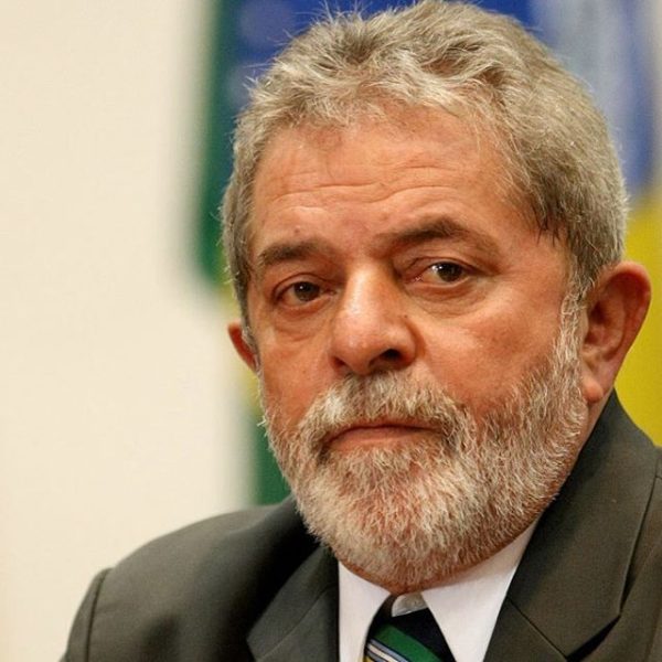 O ex-presidente Lula estaria nesta quinta-feira em Caruaru, segundo anúncio feito no começo da semana pelo presidente do Diretório Municipal do PT, Adilson Lira. Porém, o mesmo informou que a vinda não foi possível. Saiba mais: www.thiagolagos.com.br #BlogThiagoLagos #ThiagoLagos #ASociedadeSeEncontraAqui #Lula