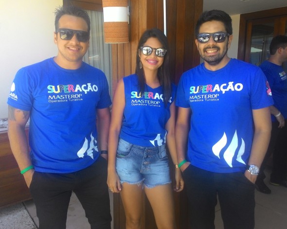 Os amigos Rafael Pontes (Eurotour Viagens), Janaína Machado (MC Rosal) e Weslley Silva (On Tour Viagens) (Crédito: João Xavier)