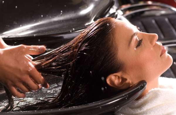 Gastos com cabelos e unhas são essenciais para as mulheres (Crédito: Divulgação)