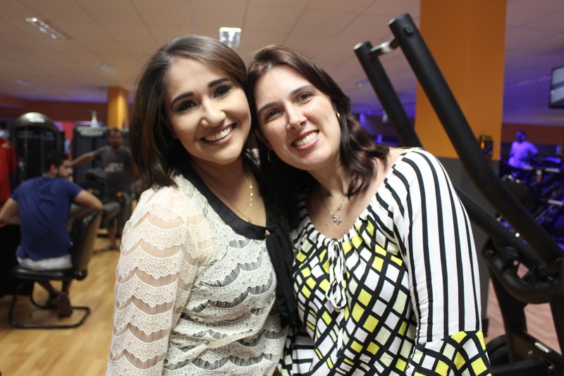 A gerente da unidade em Caruaru, Gabriela Nacimento e Luciana Telles (Crédito: Juelayne Gondim)