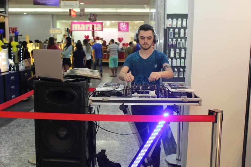 O DJ (Crédito: Juelayne Gondim)