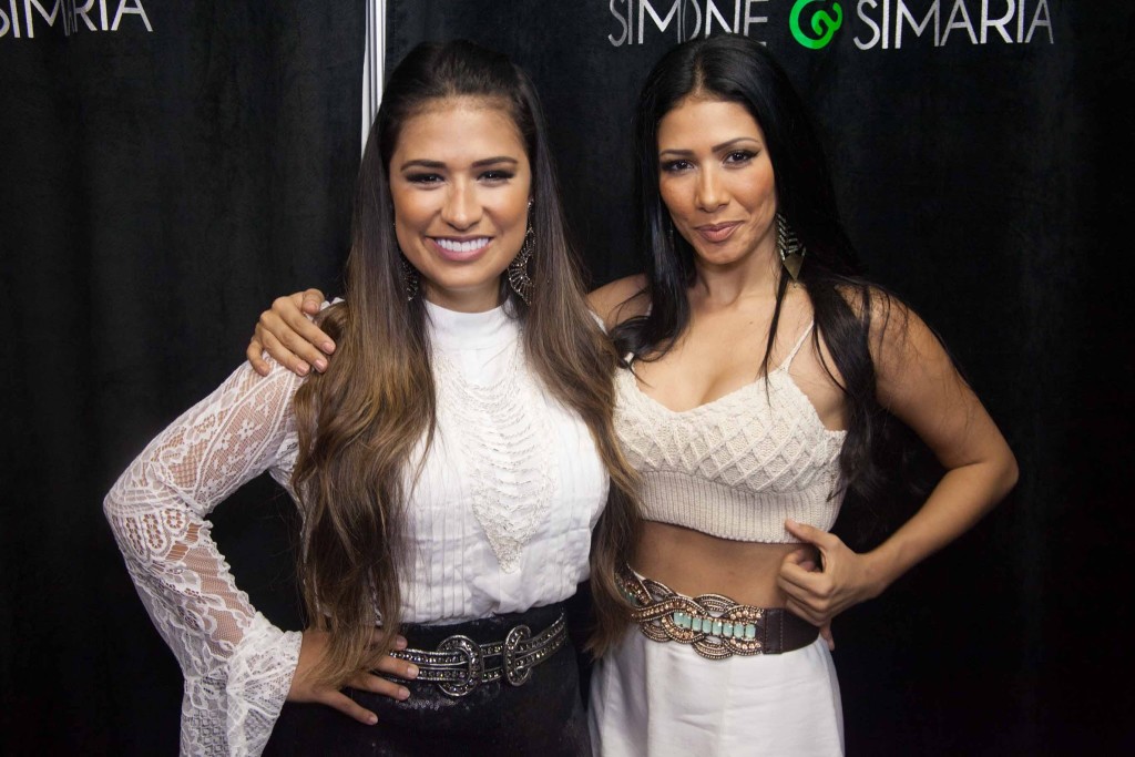 As Coleguinhas mais amadas do Brasil: Simone e Simaria (Crédito: Vito Sormany)
