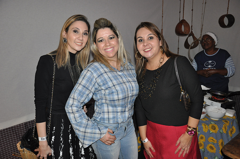 Marisa Moreno, Dayse Vasconcelos e Marília Moreno (Crédito: Bruno Brandão)