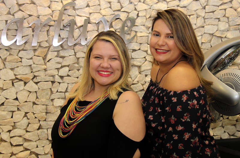 As jornalistas Ceça Ricarte e Nanda Sales (Crédito: Cristiano Britto)