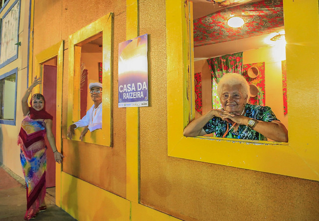 O espaço da rezadeira e da cartomante (Crédito: Divulgação)