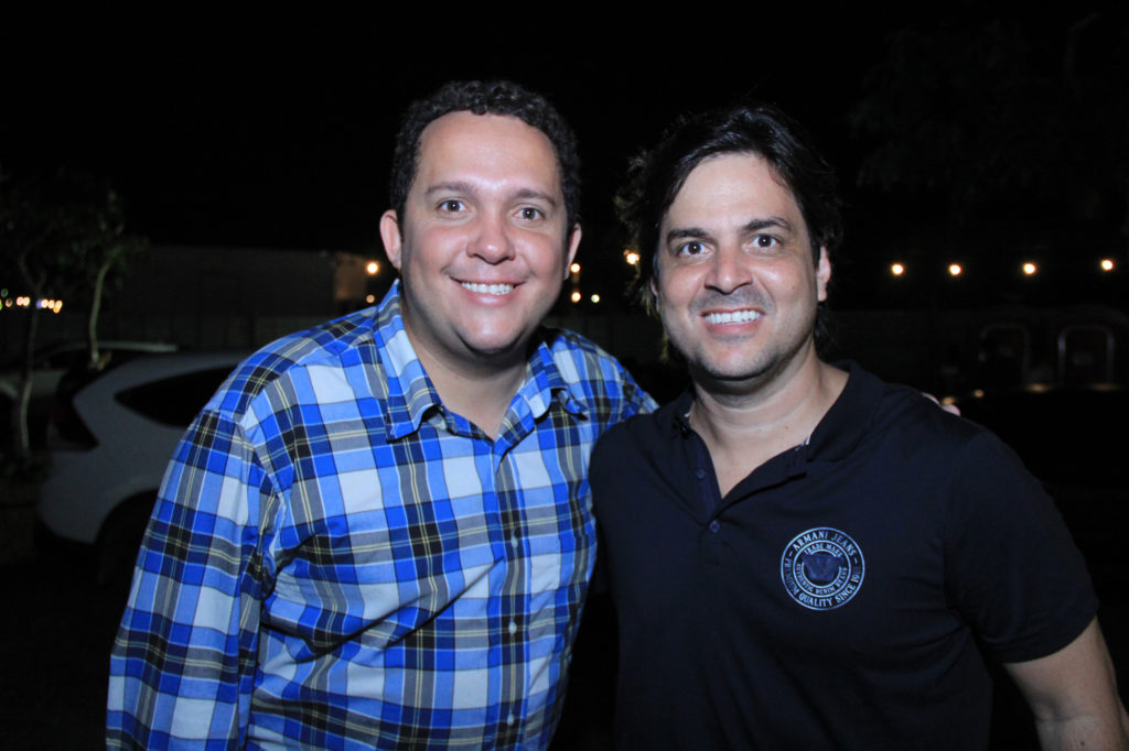 O prefeito de Limoeiro Thiago Cavalcanti e Bruno Rêgo (Crédito: Luiz Fabiano)