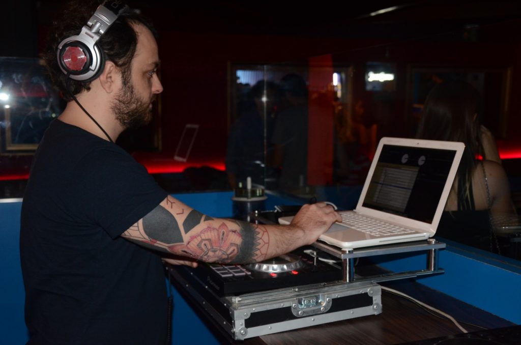DJ Leo Zerbone (Crédito: Bianca de de Paula/Moove Comunicação)