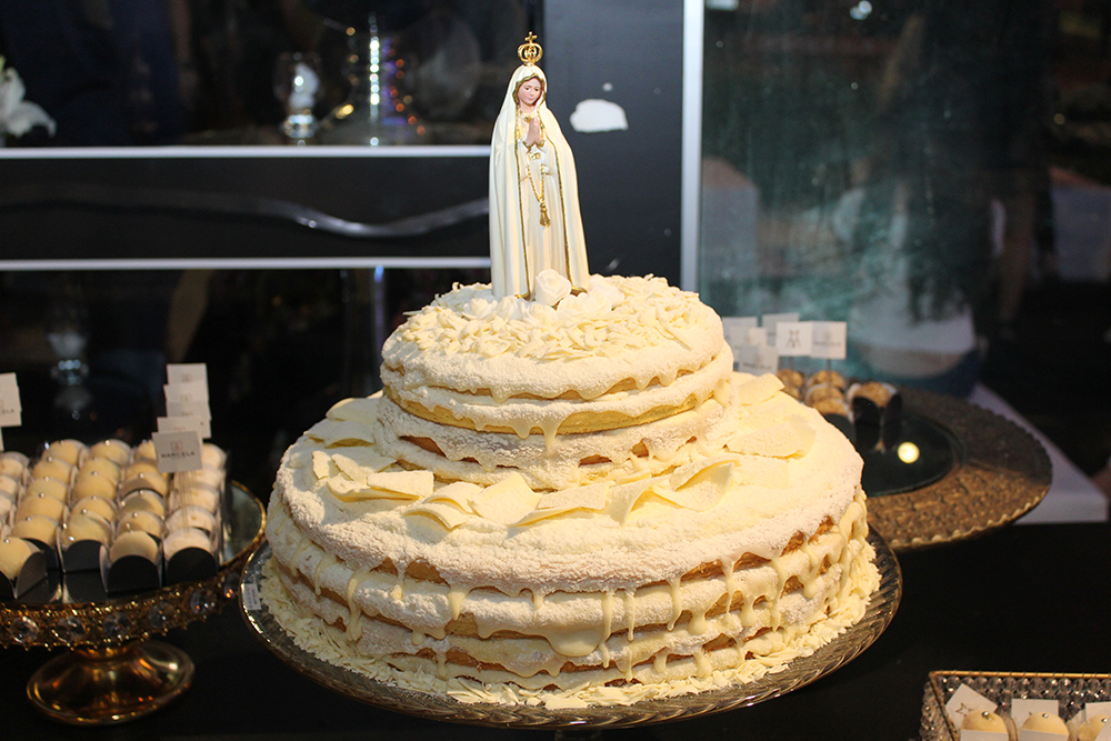 O bolo com a imagem de Nossa Senhora (Crédito: Juelayne Gondim)