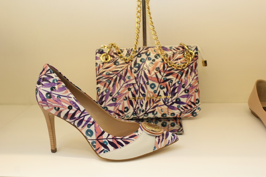 Sapato (R$ 379) Bolsa (R$ 499) (Crédito: Juelayne Gondim)