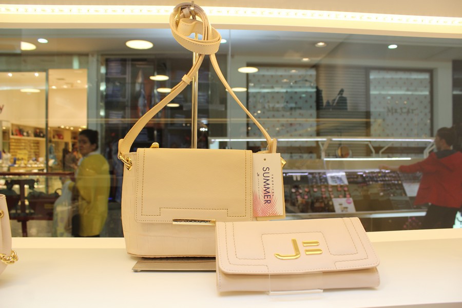Bolsa (R$ 599) Carteira (R$ 399) (Crédito: Juelayne Gondim)