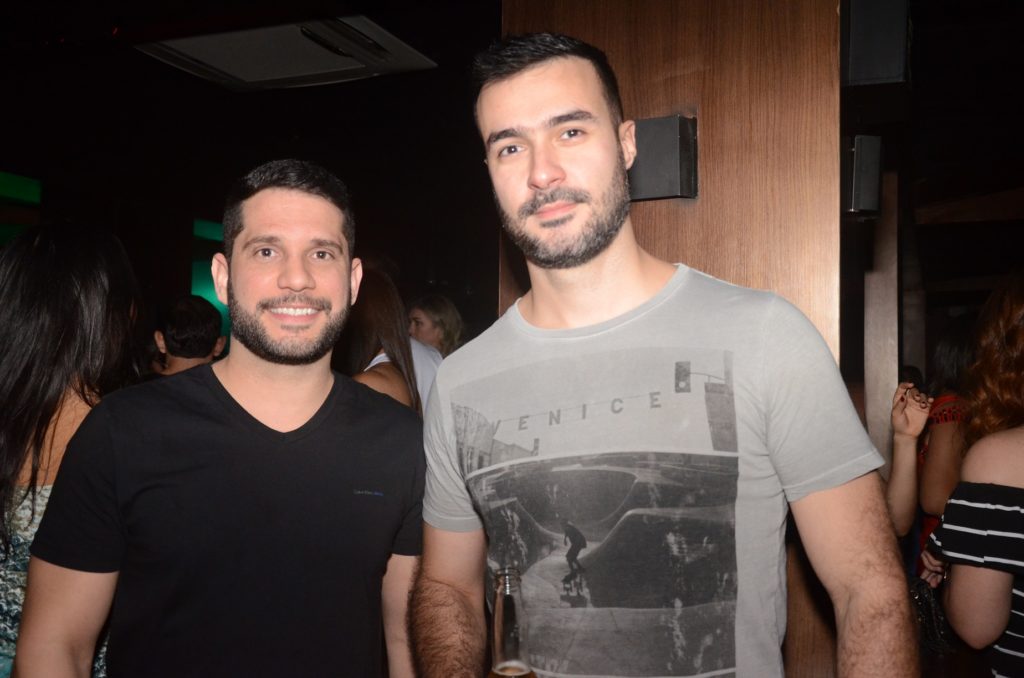 Victor Hugo Caldas e Thiago Amorim (Crédito: Bianca de de Paula/Moove Comunicação)
