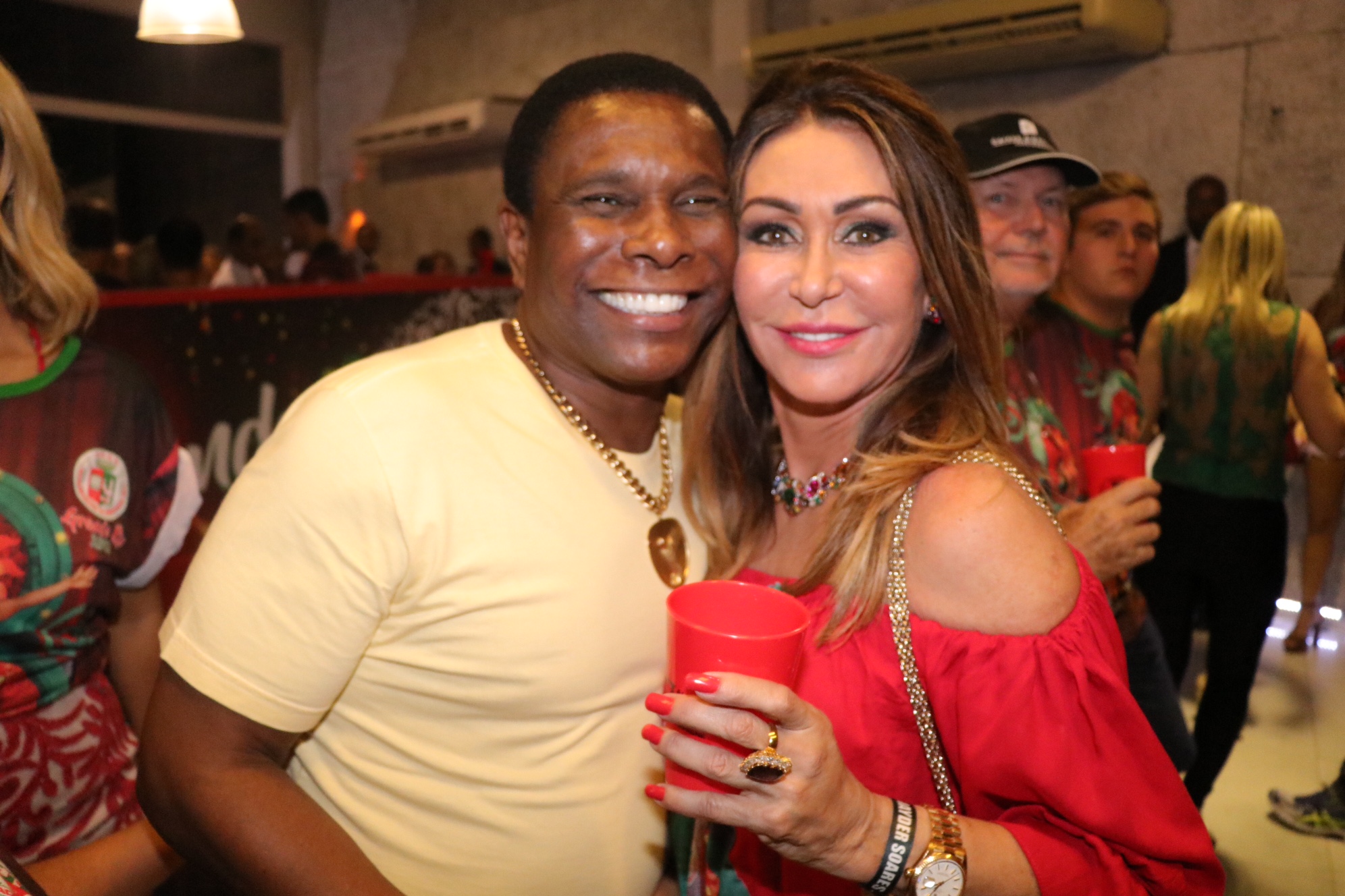 Neguinho da Beija Flor e Beth Andrade (Crédito: Fred Pontes/Cortesia)
