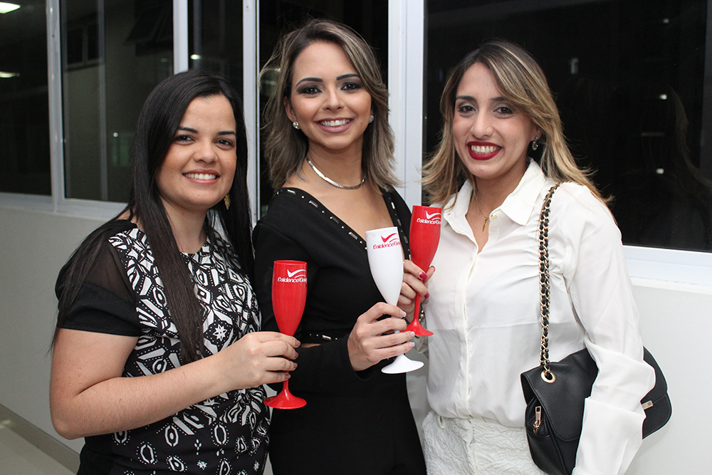Iraê Mota, Carla Queiroz e Karla Lora (Crédito: Juelayne Gondim)