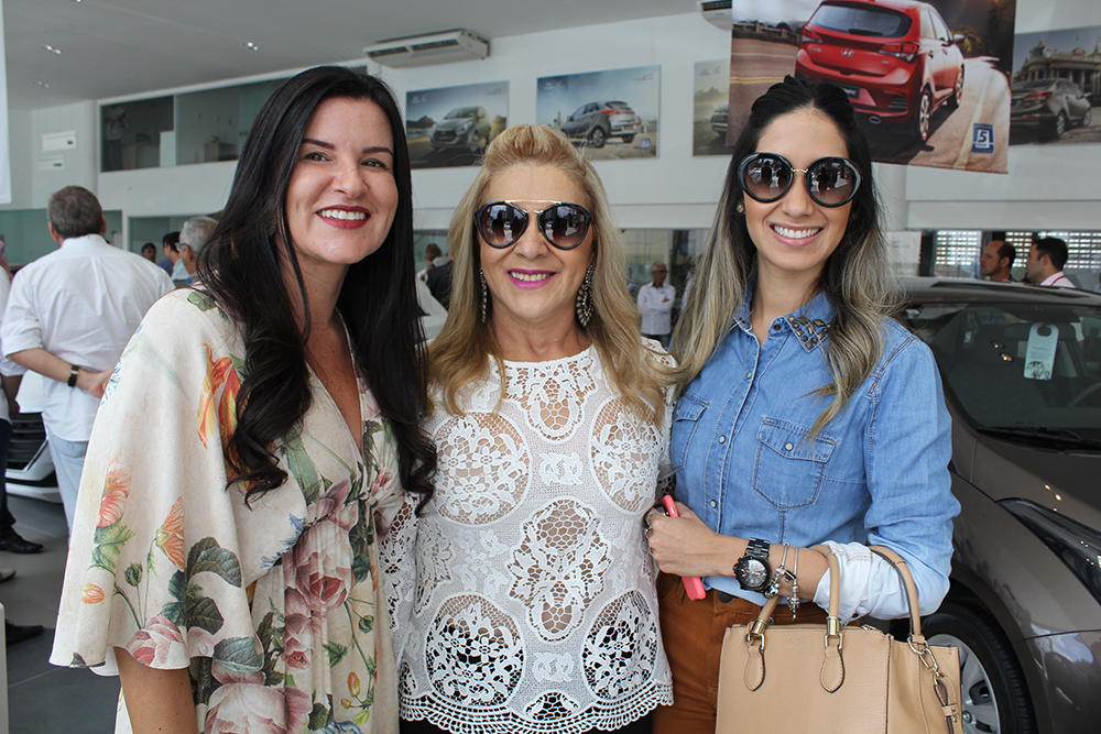 Fernanda, Sandra e Caroline Lucêna (Crédito: Juelayne Gondim)