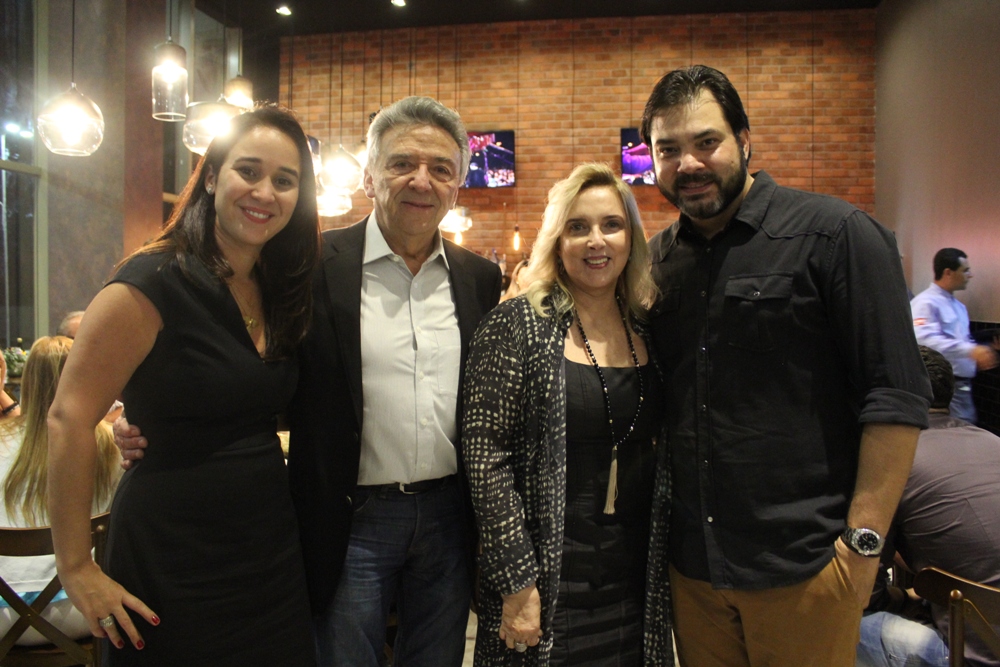 Millena Nader, José Queiroz, Carminha e Alexandre Nader (Crédito: Juelayne Gondim)