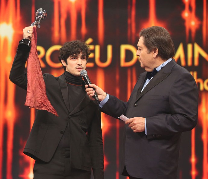 Gabriel Leone homenageou o ator Domingos Montagner (Crédito: Gshow)