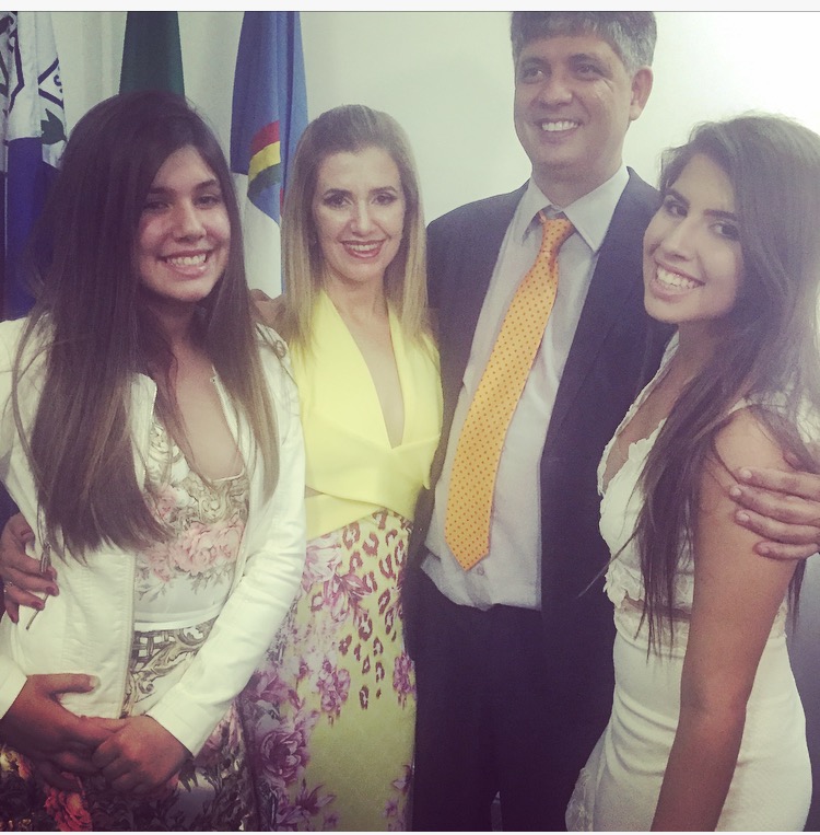O vice-prefeito de São Caetano, Caio Braga, acompanhado da esposa e filhas (Crédito: Divulgação)