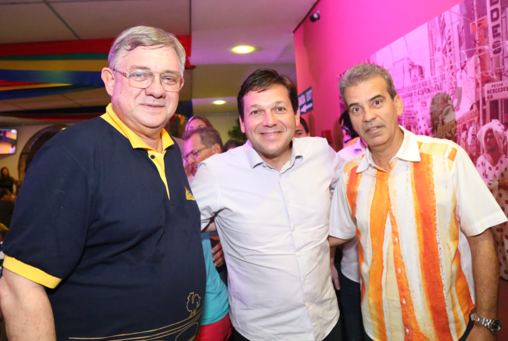 O presidente do Galo, Rômulo Meneses, o prefeito do Recife, Geraldo Júlio e Alberto Feitosa (Crédito:José Marcos)