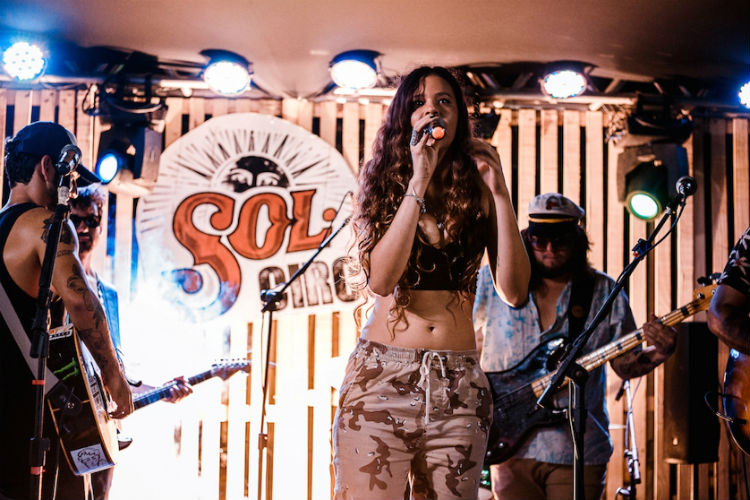 II Festival de Violeiros Ivanildo Vila Nova lota a praça Chico Porto