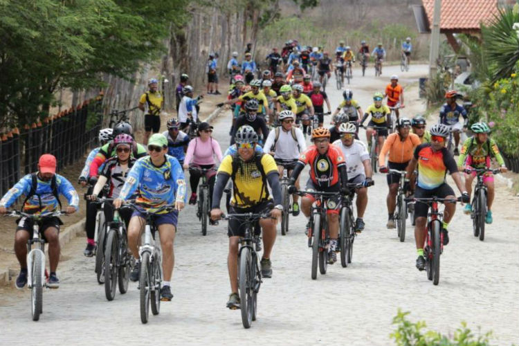 Desfile de moda “Afro Moda Feira” valorizou cultura africana na Feira de Artesanato