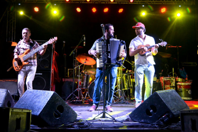 Arraiá do Bailinho fez arrasta pé alternativo com Siba e Eddie para o Catamaran