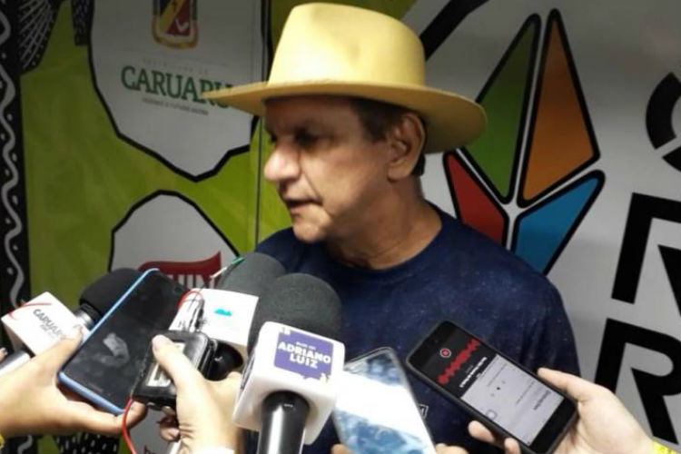 Petrúcio Amorim diz que tocar no dia dos namorados inspira o seu lado poeta