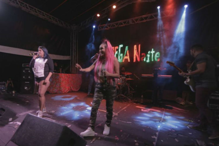 Texas Ranch Bar anima véspera de feriado com a banda Sedutora