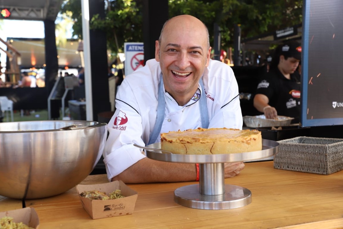 Anderson Dias, do projeto 196 sonhos, de volta ao Brasil com o título do Guiness Book