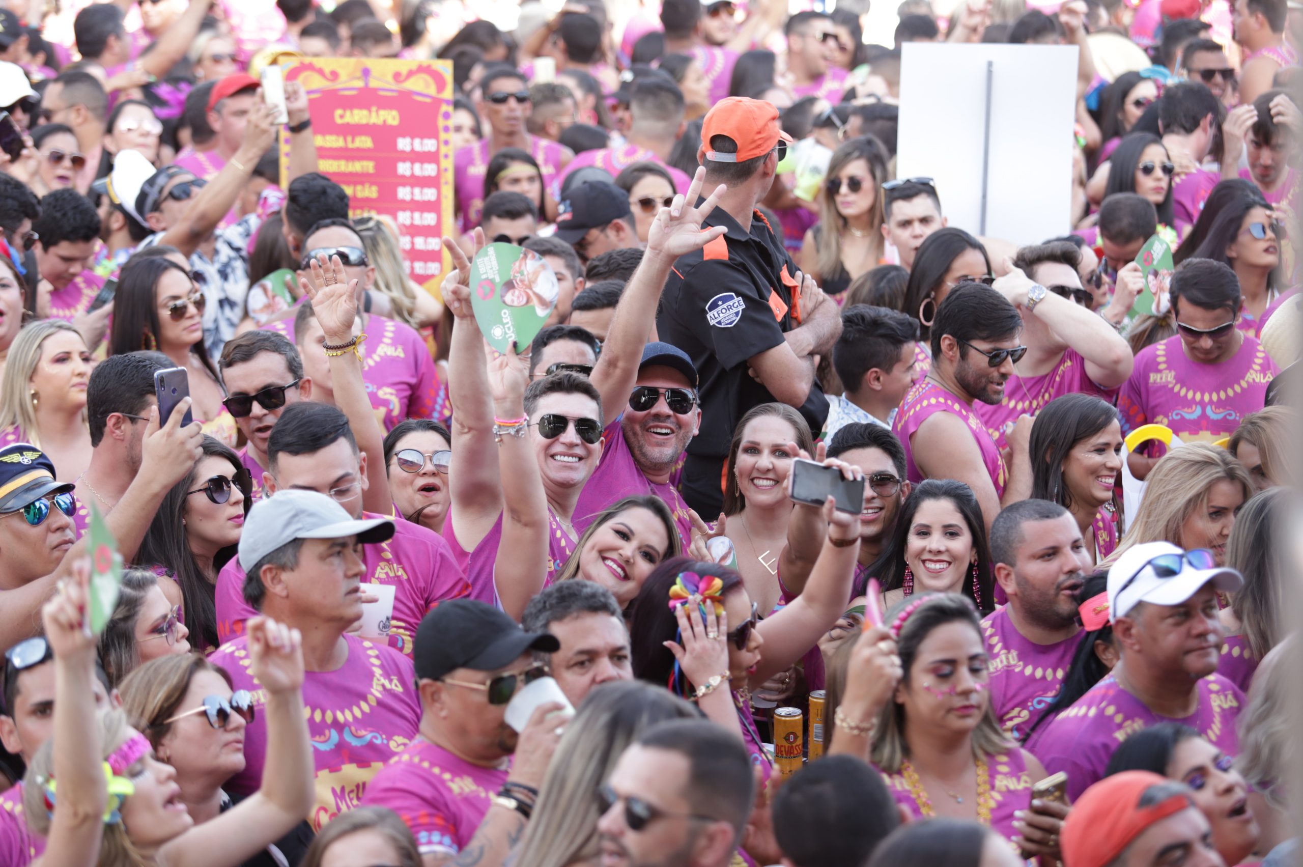 Ao som de Bell Marques, ‘Meu Carnaval’ foi sucesso de público; confira as fotos