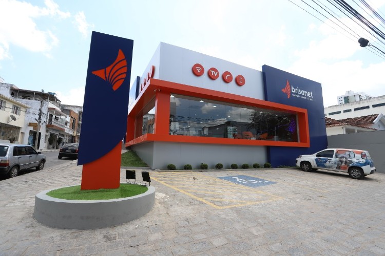 Brisanet inaugura loja em Caruaru