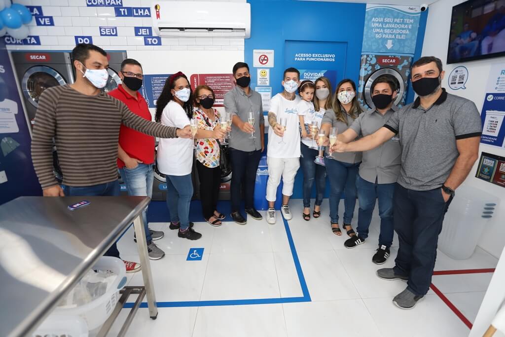 Lavateria Fast chega em Caruaru com serviços de  exclusivos que unem acessibilidade e lavagem de roupas pet