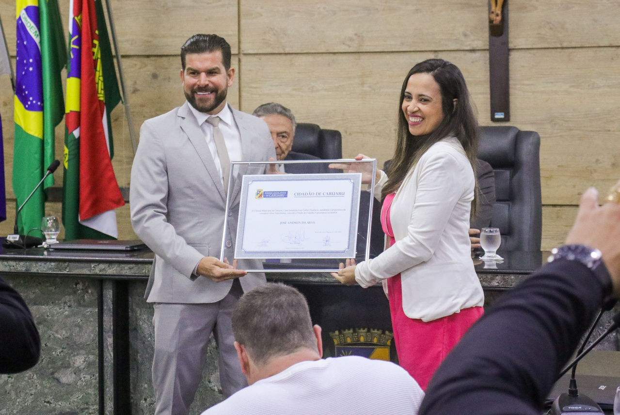 TRAJETÓRIA DE SUCESSO: Anderson MasterDrive recebe título de cidadão caruaruense em noite de muito prestígio e emoção