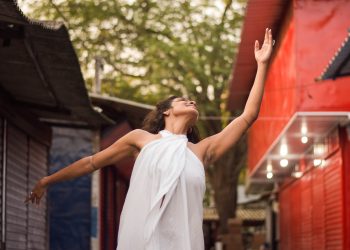 Projeto “Dança na Rua – Corpo Batuque” realiza aulas gratuitas de dança e percussão em Caruaru