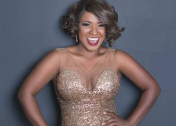 Thalita Pertuzatti apresenta musical “Whitney Forever” neste domingo no Teatro RioMar Recife