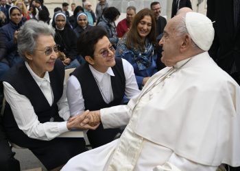 Processo de Beatificação e Canonização de Irmã Adélia avança no Vaticano com entrega de documentos e encontro com o Papa Francisco