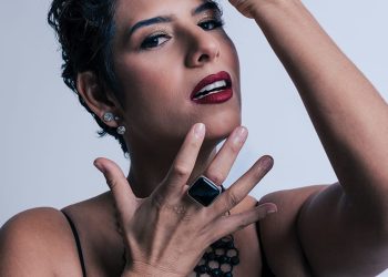 Cantora Mayra Clara se apresenta em nova turnê em Caruaru