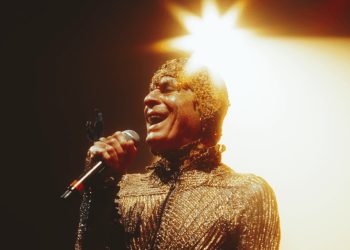 Ney Matogrosso faz show neste sábado no Classic Hall, em Olinda