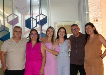 Bruna e Bianca Gomes inauguram consultório odontológico em Santa Cruz do Capibaribe