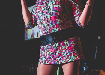 Susy Brasil passa por Caruaru com o stand up comedy “Made in Brasil”