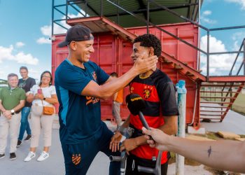 Atleta paralímpico caruaruense é recebido pelo Sport Clube do Recife