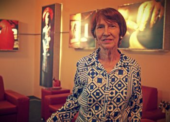 Hoje é aniversário de Arary Marrocos, ícone do teatro em Caruaru e referência das artes cênicas em Pernambuco