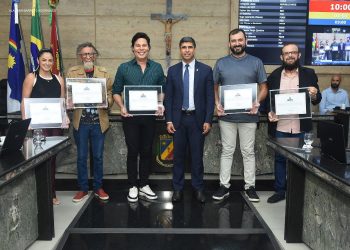 Câmara de Vereadores homenageia atores caruaruenses que atuam na Paixão de Cristo de Nova Jerusalém