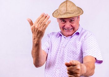 Zé Lezin celebra 40 anos de carreira com show especial no Circo Americano