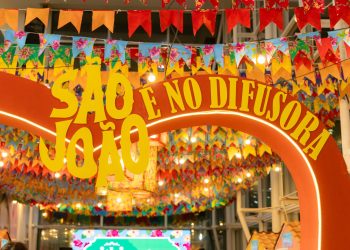 São João com shows de forró e exposição de Petrúcio Amorim no Shopping Difusora