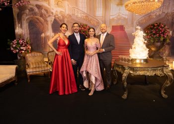 Maria Eduarda Bezerra celebra seus 15 anos com festa marcante em Caruaru