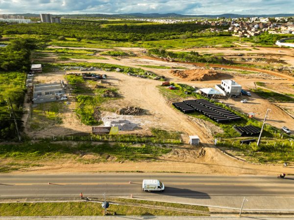 Terreno onde será construído (Foto: Thiago Lagos)