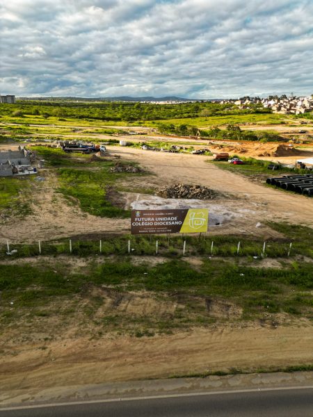 Terreno onde será construído (Foto: Thiago Lagos)